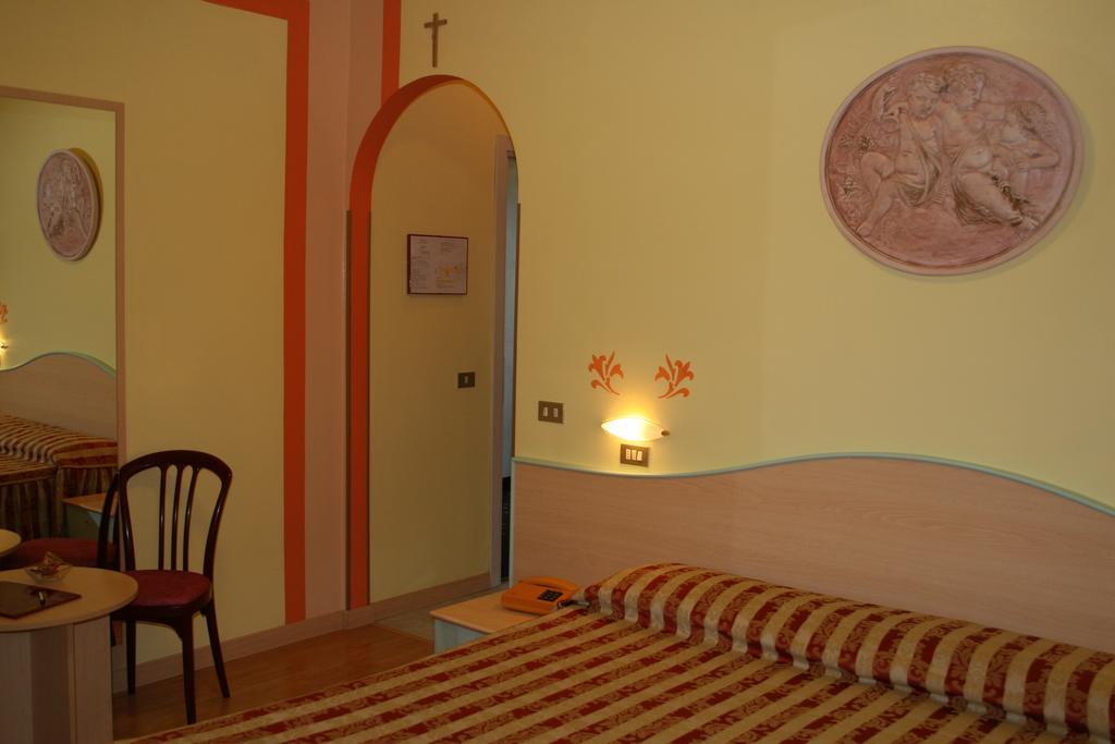 Hotel Alsazia Sirmione Ruang foto